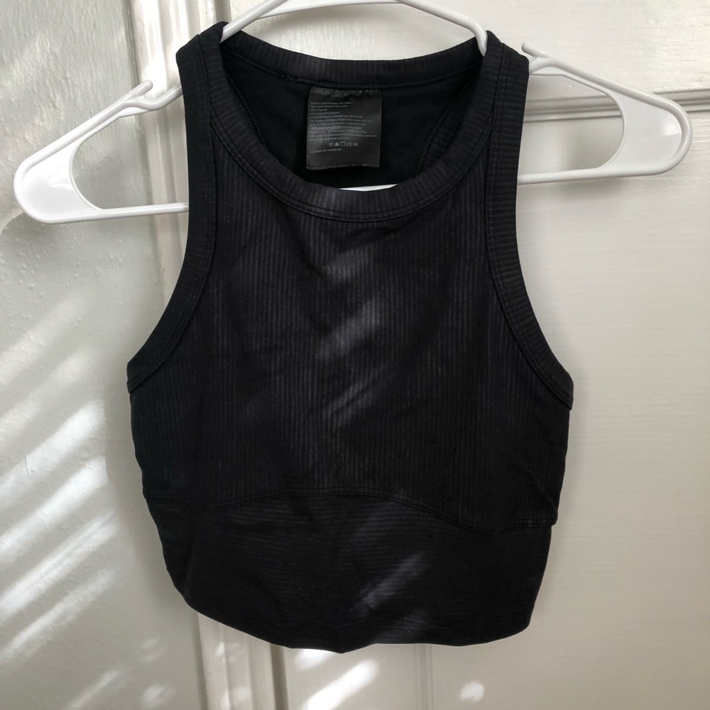 Lululemon Cropped Tank w/ built in bra, size 4
